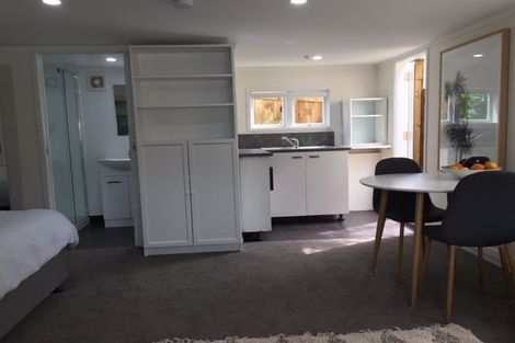 Photo of property in 1/1 Deuxberry Avenue, Northcote, Auckland, 0627