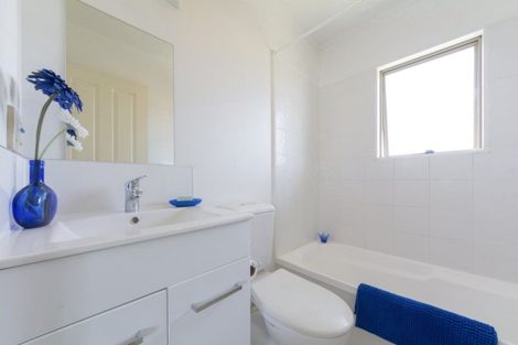 Photo of property in 9 Lockington Avenue, Henderson, Auckland, 0612