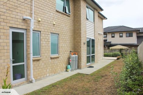 Photo of property in 4 Kirikiri Drive, Papakura, 2110