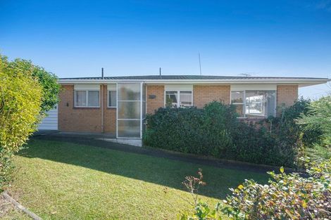 Photo of property in 2/2 Tower Hill, Stanmore Bay, Whangaparaoa, 0930