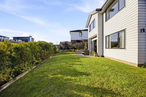 Photo of property in 3 Maka Terrace, Orewa, 0931