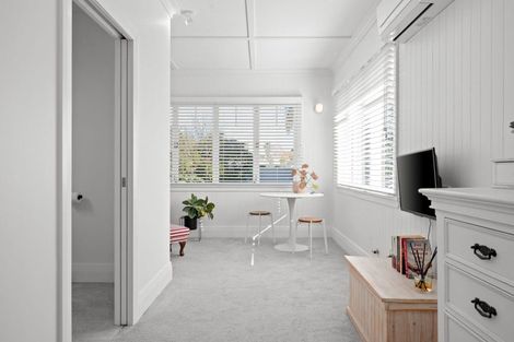 Photo of property in 2 Saint Olpherts Avenue, Hamilton East, Hamilton, 3216