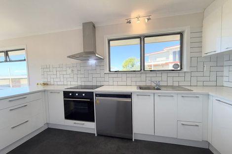 Photo of property in 61 Kirby Street, Glendene, Auckland, 0602