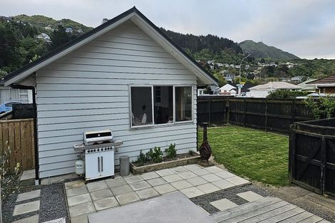 Photo of property in 28 Beauchamp Street, Tawa, Wellington, 5028