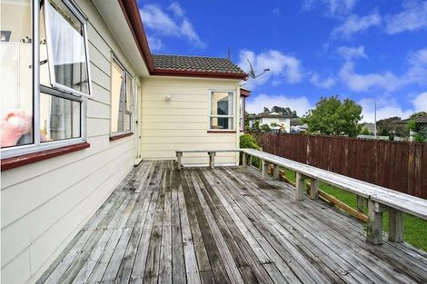 Photo of property in 37 Meadowood Drive, Unsworth Heights, Auckland, 0632