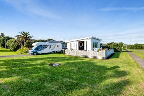 Photo of property in 11 Hector Place, Opunake, 4616