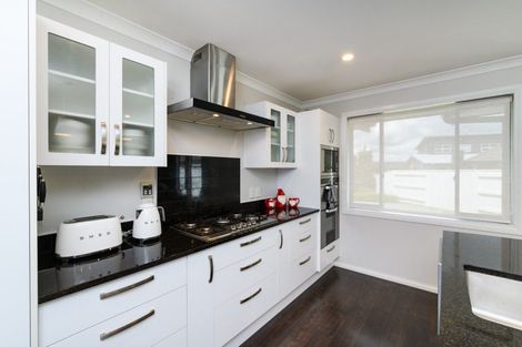 Photo of property in 25 Trump Place, Kelvin Grove, Palmerston North, 4414