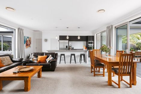 Photo of property in 13 Shoreview Close, Omokoroa, 3114