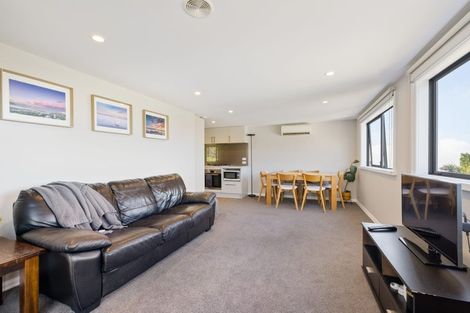 Photo of property in 170 Mount Pleasant Road, Mount Pleasant, Christchurch, 8081