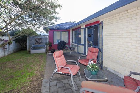 Photo of property in 22 Rifleman Lane, Paraparaumu Beach, Paraparaumu, 5032