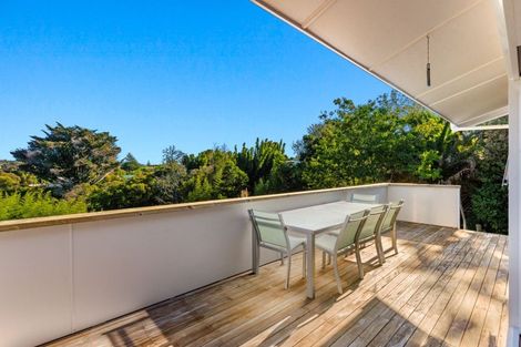 Photo of property in 11 Springbank Lane, Te Atatu Peninsula, Auckland, 0610