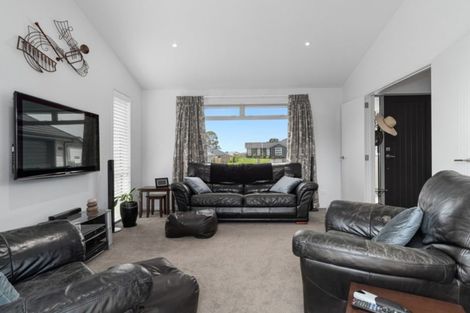 Photo of property in 4 Madeleine Place, Omokoroa, 3114