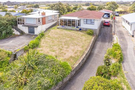 Photo of property in 138 Cornfoot Street, Castlecliff, Whanganui, 4501