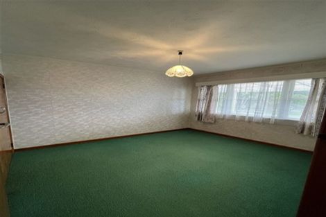 Photo of property in 1 Rewarewa Road, Te Atatu Peninsula, Auckland, 0610