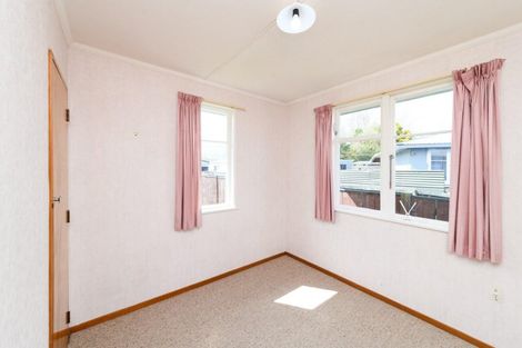 Photo of property in 25 Ruamahanga Crescent, Terrace End, Palmerston North, 4410