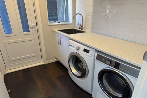 Photo of property in 129 Maungaraki Road, Korokoro, Lower Hutt, 5012