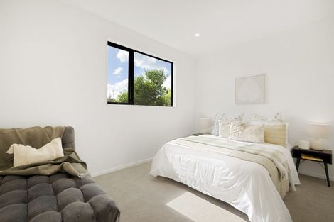 Photo of property in 8a Serrata Place, Browns Bay, Auckland, 0630