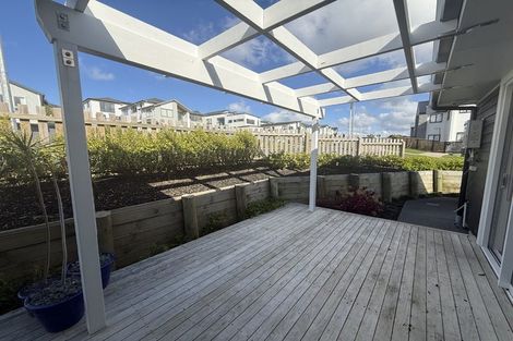 Photo of property in 37 Maraeariki Avenue, Orewa, 0931