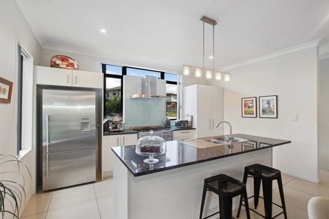 Photo of property in 22 Midhurst Avenue, Henderson, Auckland, 0612