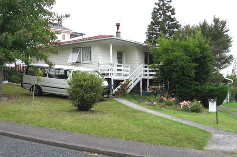 Photo of property in 18 Beaudine Avenue, Glenfield, Auckland, 0629