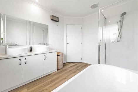 Photo of property in 10 Beauford Place, Parklands, Christchurch, 8083