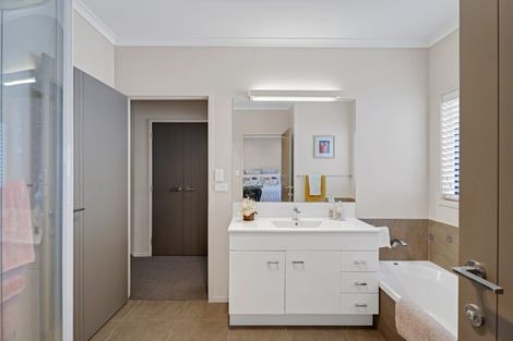 Photo of property in 59 Lismore Street, Merrilands, New Plymouth, 4312