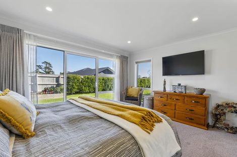 Photo of property in 7 Cross Street, Lepperton, New Plymouth, 4373
