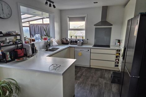 Photo of property in 54 Island View Road, Western Heights, Rotorua, 3015