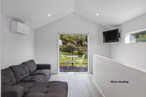 Photo of property in 60 Roberts Road, Matakatia, Whangaparaoa, 0930