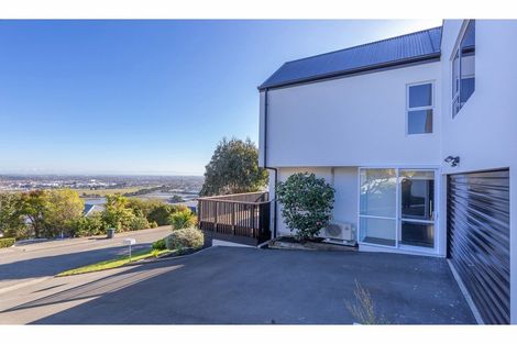 Photo of property in 87 Cannon Hill Crescent, Mount Pleasant, Christchurch, 8081