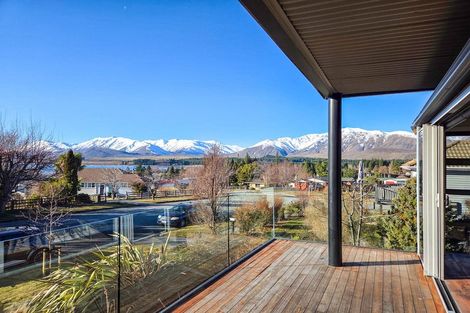 Photo of property in 35 Aorangi Crescent, Lake Tekapo, 7999
