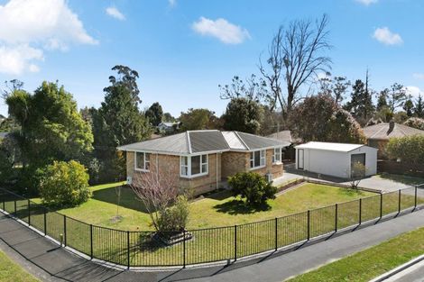 Photo of property in 1 Keitha Place, Glenview, Hamilton, 3206