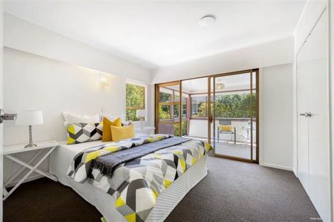 Photo of property in 16 Dennis Avenue, Hillpark, Auckland, 2102