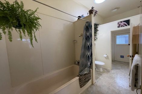 Photo of property in 16 Lawrence Street, Newtown, Wellington, 6021