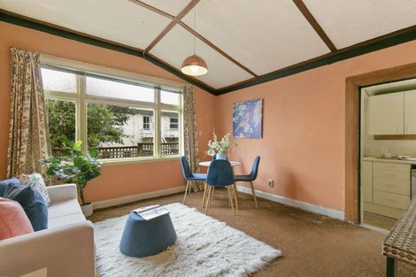 Photo of property in 25 Newman Terrace, Thorndon, Wellington, 6011