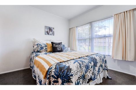 Photo of property in 2/28 Windy Ridge Road, Glenfield, Auckland, 0629