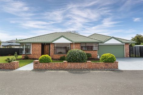 Photo of property in 18 Innisfree Place, Northwood, Christchurch, 8051