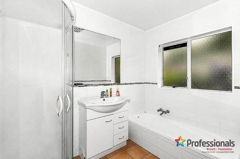 Photo of property in 3 Bernina Place, Weymouth, Auckland, 2103