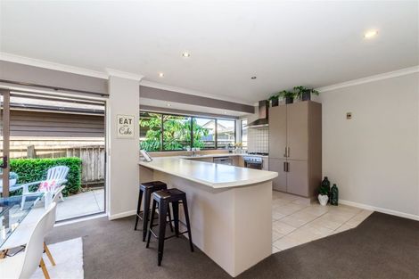 Photo of property in 19 Bluewater Place, Paraparaumu, 5032