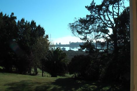 Photo of property in 109a Roberts Road, Te Atatu South, Auckland, 0610