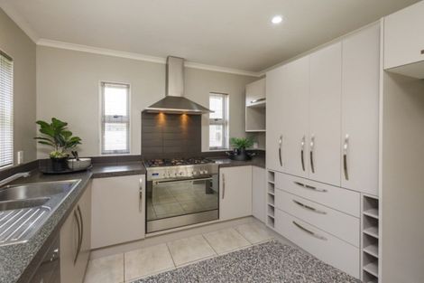 Photo of property in 1 Lorenzo Place, Kelvin Grove, Palmerston North, 4414