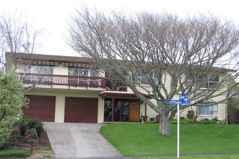 Photo of property in 18 Madill Road, St Andrews, Hamilton, 3200