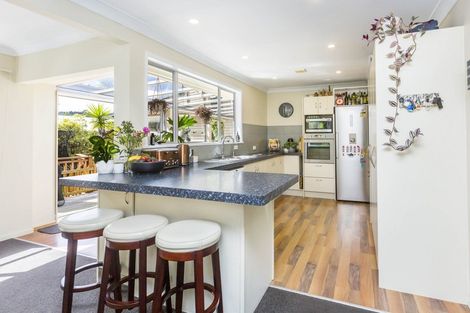 Photo of property in 3 Prouse Grove, Silverstream, Upper Hutt, 5019