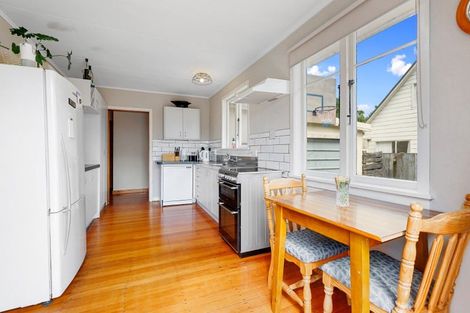 Photo of property in 16 Cumming Street, Okato, 4335