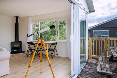 Photo of property in 15 Pacific Parade, Army Bay, Whangaparaoa, 0930