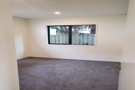 Photo of property in 36 Barbados Drive, Unsworth Heights, Auckland, 0632