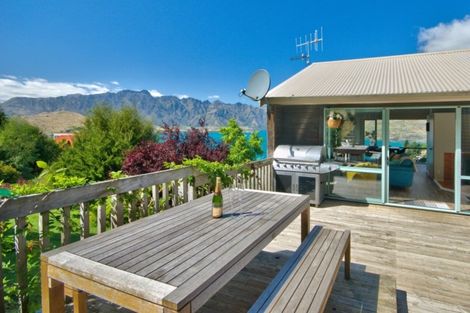 Photo of property in 10a Caples Place, Fernhill, Queenstown, 9300