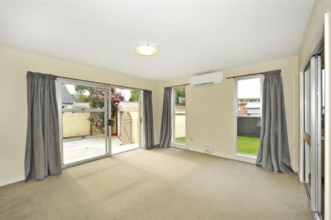 Photo of property in 2/6 Bowman Place, Sockburn, Christchurch, 8042