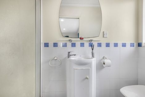 Photo of property in 2/17 Chevis Place, Pakuranga, Auckland, 2010