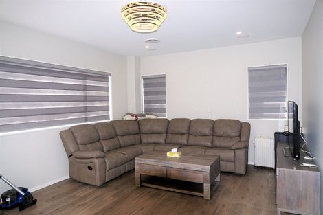 Photo of property in 83a Lake Road, Northcote, Auckland, 0627